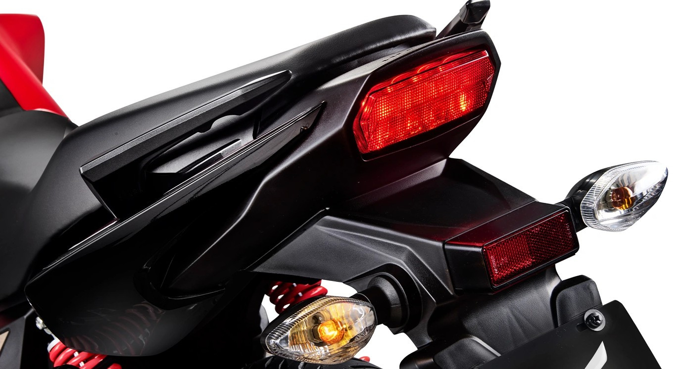 Visao-traseira-da-lanterna-moto-CG_0