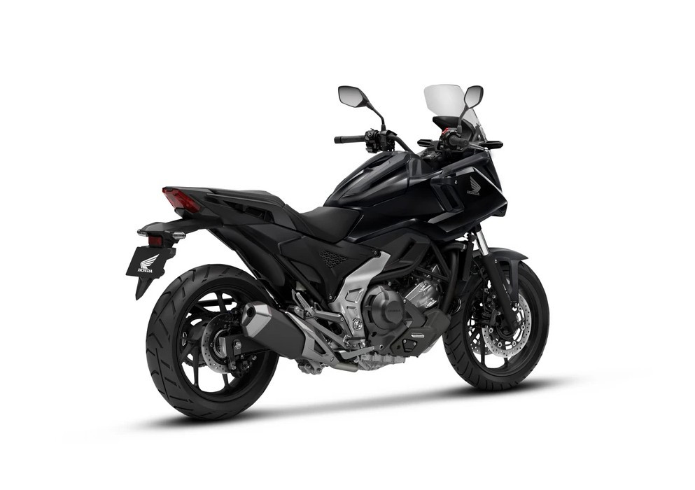 d515c54a-ed7b-4200-bc09-8e60d8eb0894-async-thumbnail-webp-HIGH01