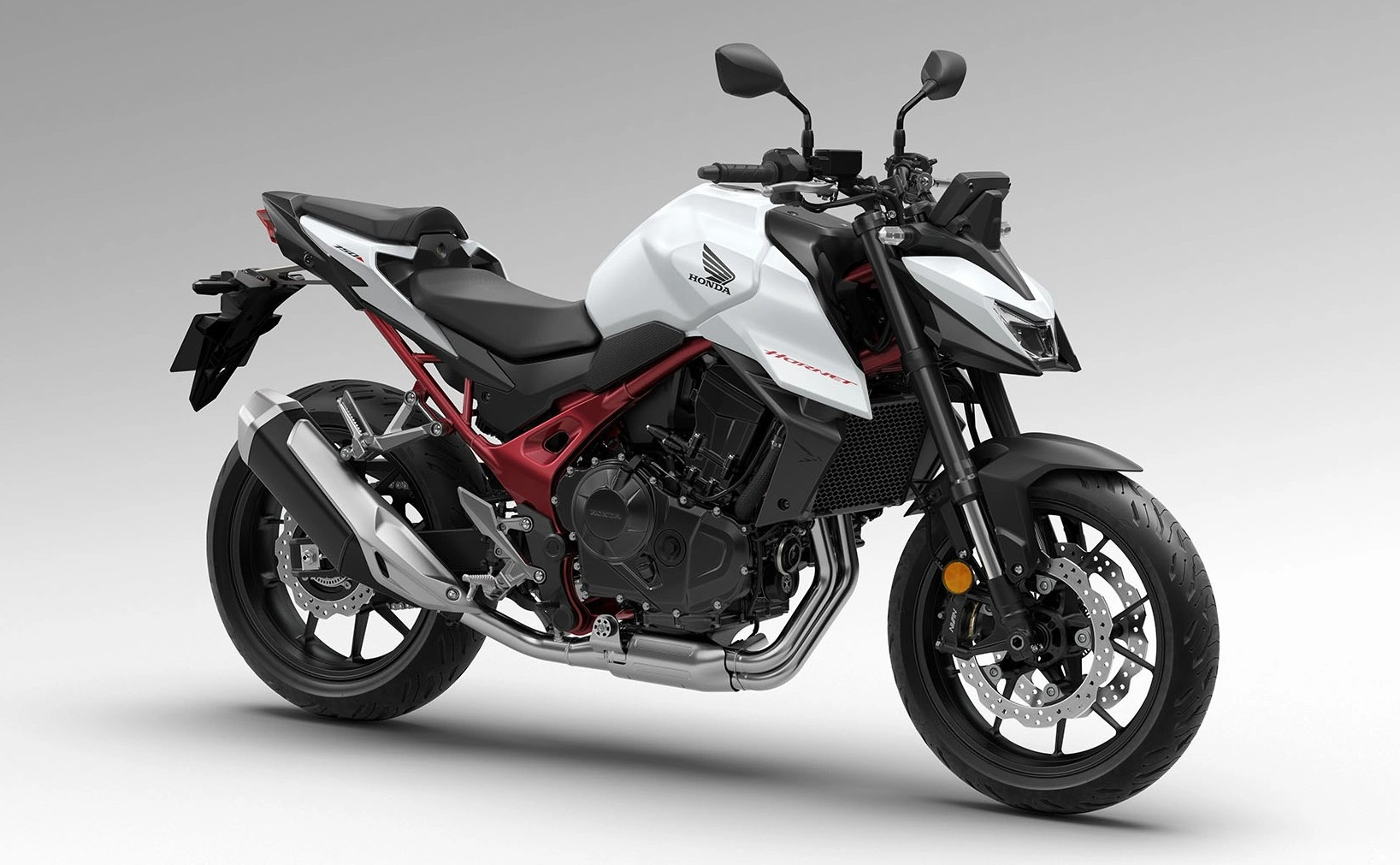 2025-CB750_Hornet_ED_studio_Mat_Pearl_Glare_White_34_Front_Right_L_0