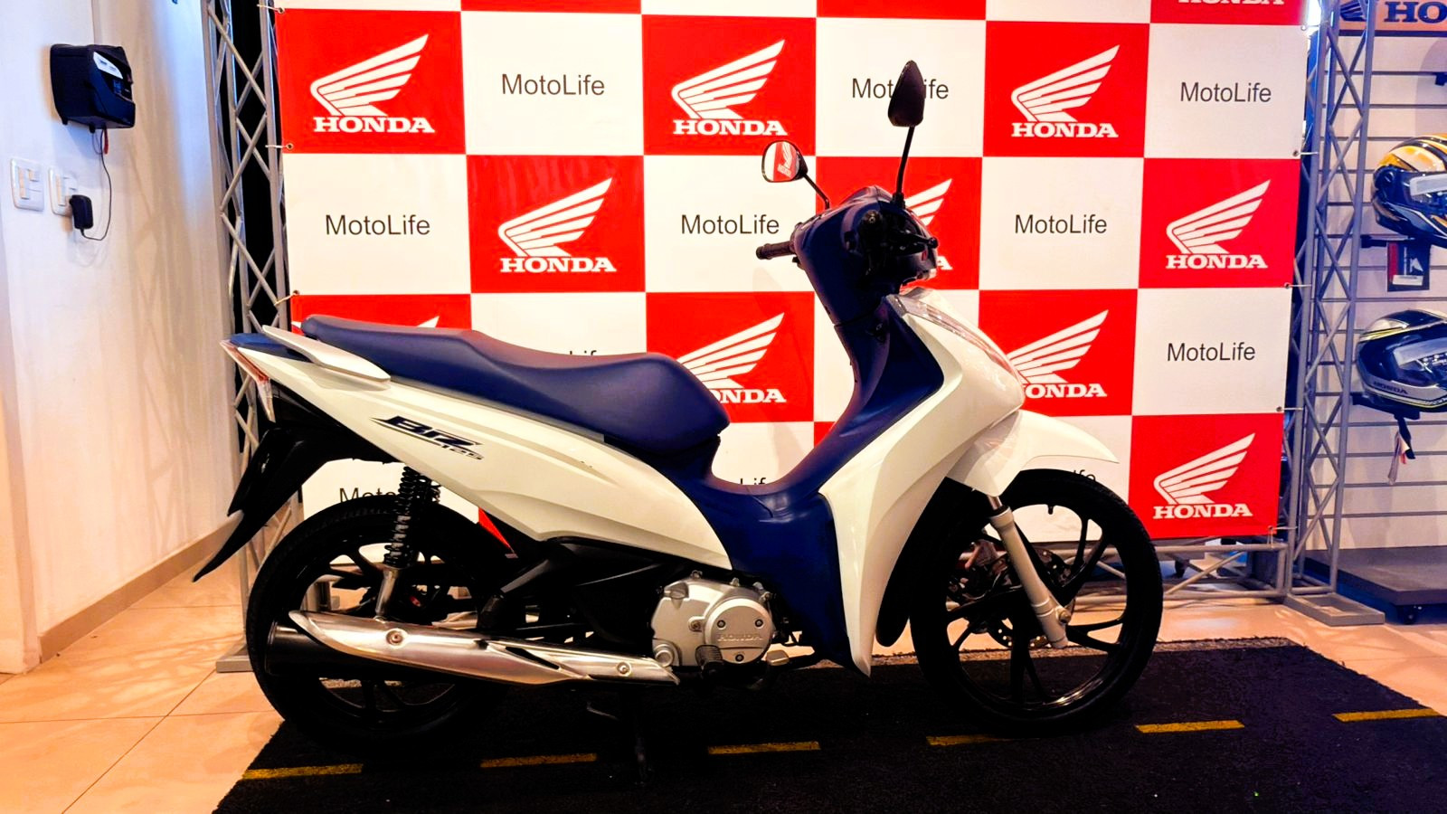 a0402534-34e4-4891-b6f0-85d9158fa4e6