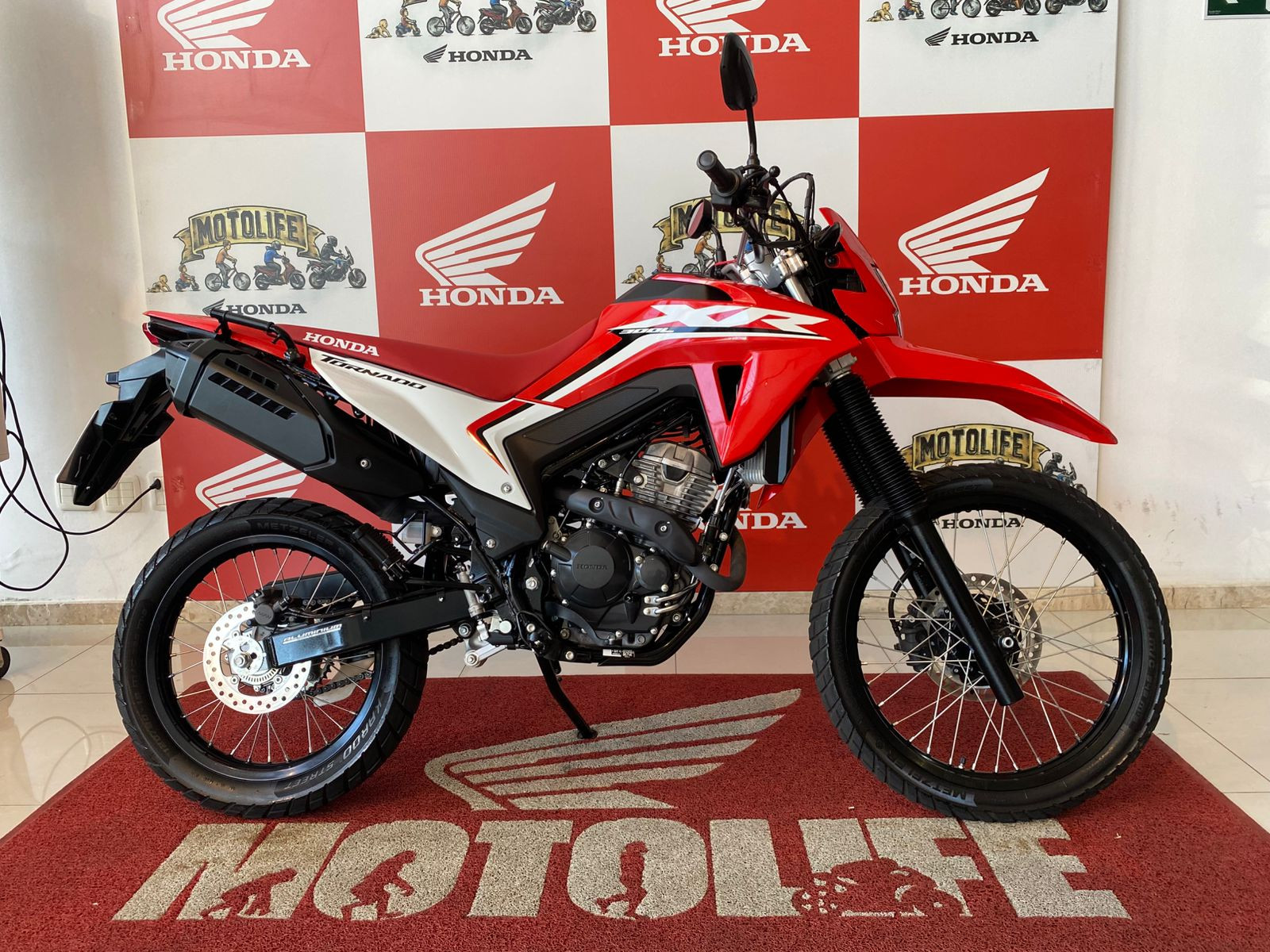 HONDA XR 300 TORNADO